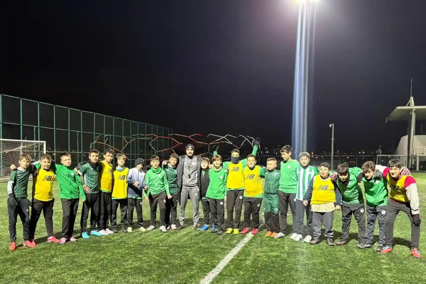 FUTBOL OKULU ANTRENMANLARIMIZ DEVAM EDİYOR